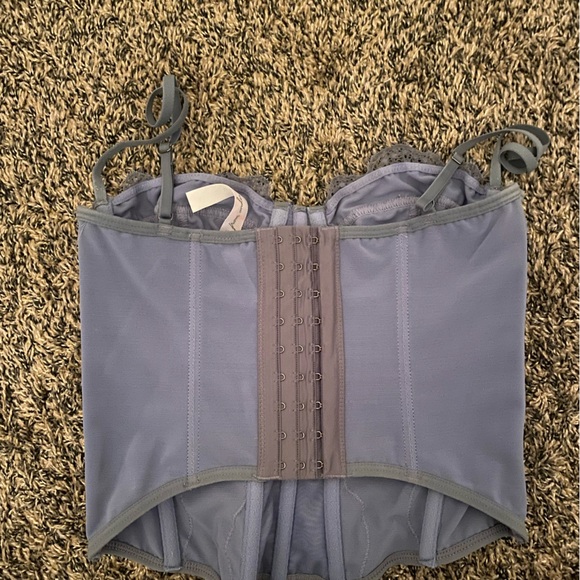 Out from under urban outfitters corset - Picture 3 of 4